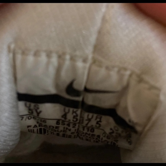 Youth Nike huarache sneakers - Picture 7 of 7